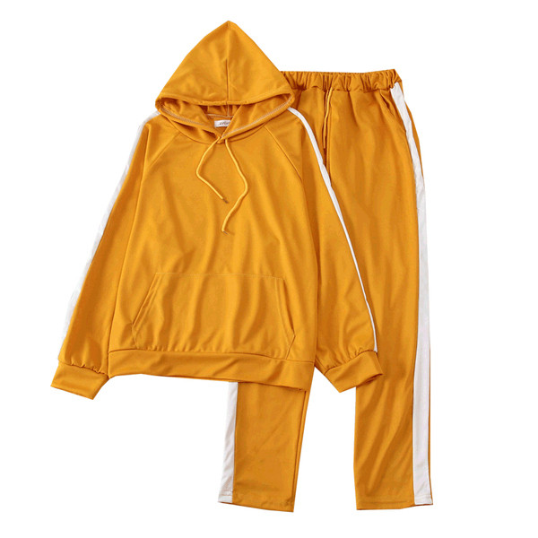 Αθλητικό γυναικείο σετ σε μαύρο και κίτρινο χρώμα