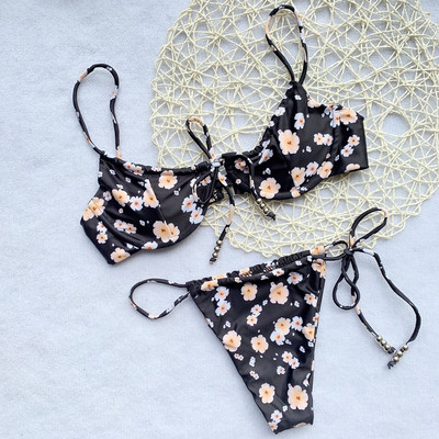 Modern kétrészes fürdőruha megkötős három színben