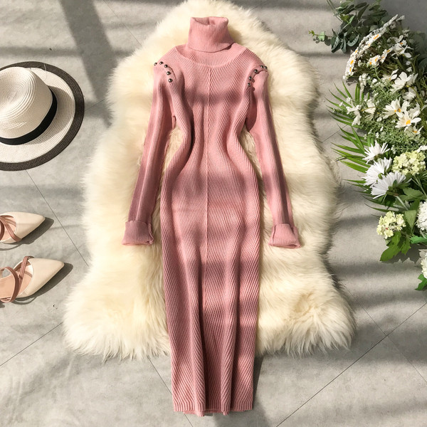 Χειμερινό γυναικείο φόρεμα με ψηλό κολάρο και μεταλλικά στοιχεία σε διάφορα χρώματα