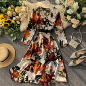 V-nyakú, virágmintás női kivágott ruha többféle színben