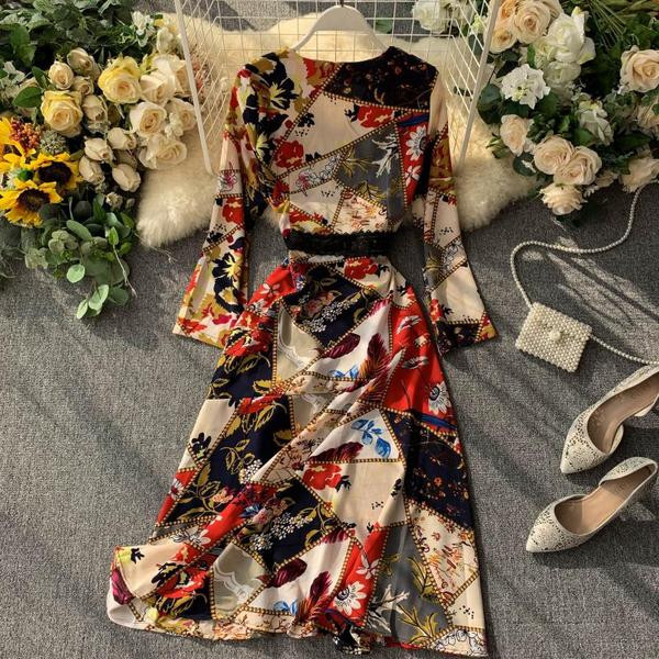 V-nyakú, virágmintás női kivágott ruha többféle színben