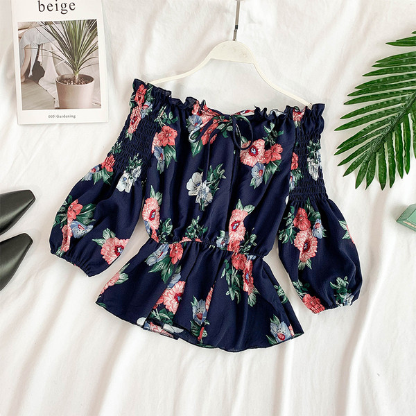 Μοντέρνα γυναικεία μπλούζα με  μανίκια και floral σχέδια σε διάφορα χρώματα