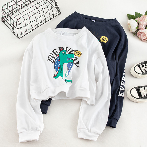 Καθημερινή  γυναικεία μπλούζα σε διάφορα χρώματα με εφαρμογή