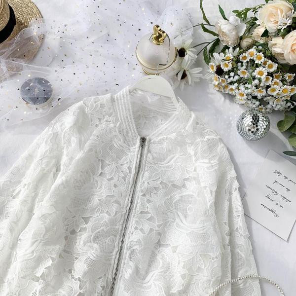 Γυναικείο μπουφάν  δαντέλας για το  φθινόπωρο με φαρδιά μανίκια σε μαύρο και άσπρο χρώμα