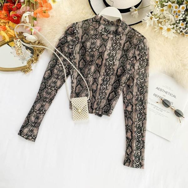 Aktuális női blúz állatmintával, különböző színekben