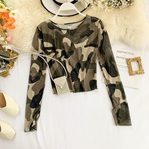 Bluză casual de damă cu decolteu O și model de camuflaj în mai multe culori