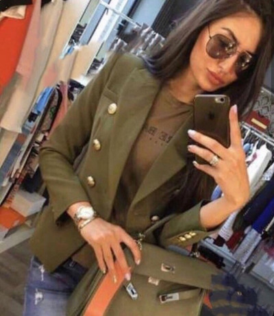 Κομψό γυναικείο μπουφάν με κουμπιά σε διάφορα χρώματα