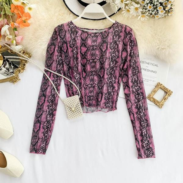 Μοντέρνα γυναικεία μπλούζα με ζωικό μοτίβο σε διάφορα χρώματα