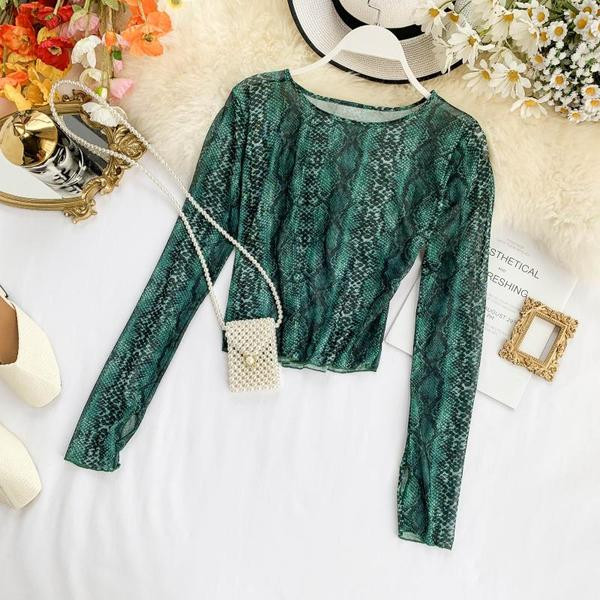 Μοντέρνα γυναικεία μπλούζα με ζωικό μοτίβο σε διάφορα χρώματα