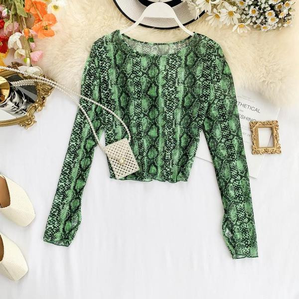 Μοντέρνα γυναικεία μπλούζα με ζωικό μοτίβο σε διάφορα χρώματα