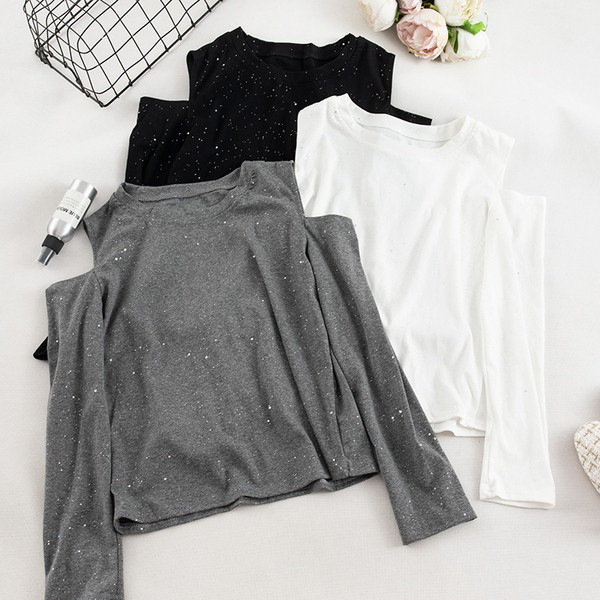 Μοντέρνα γυναικεία μπλούζα σε τρία χρώματα με γυμνούς ώμους