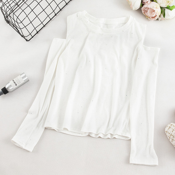 Μοντέρνα γυναικεία μπλούζα σε τρία χρώματα με γυμνούς ώμους