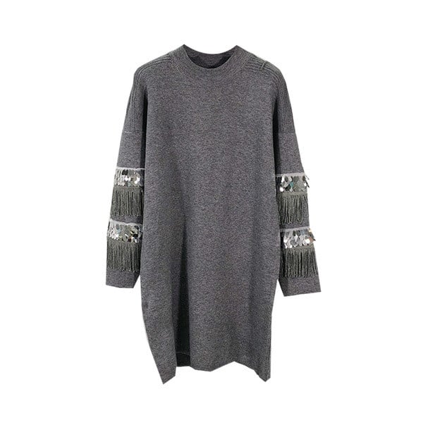 Vékony kötésből készült női ruha flitterekkel és rojtokkal az ujjakon - két szín