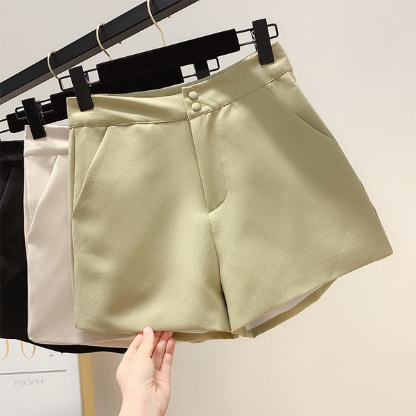 Pantaloni scurți moderni cu buzunare în mai multe culori