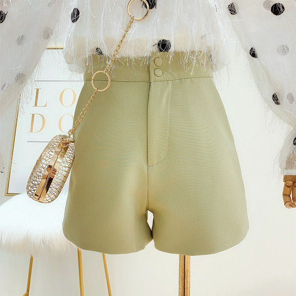 Pantaloni scurți moderni cu buzunare în mai multe culori