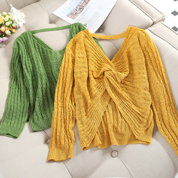 Μοντέρνο γυναικείο πουλόβερ  με V-λαιμό σε επτά χρώματα