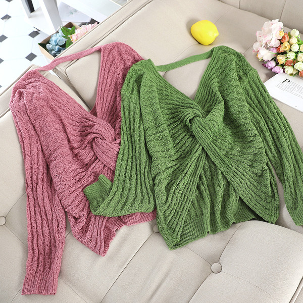 Μοντέρνο γυναικείο πουλόβερ  με V-λαιμό σε επτά χρώματα