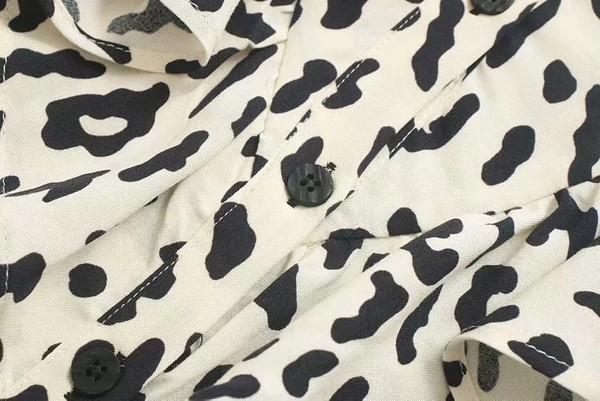 Rochie de dama model nou cu animal print si decolteu in alb