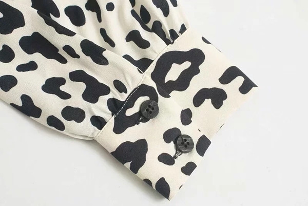 Rochie de dama model nou cu animal print si decolteu in alb