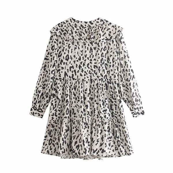 Rochie de dama model nou cu animal print si decolteu in alb