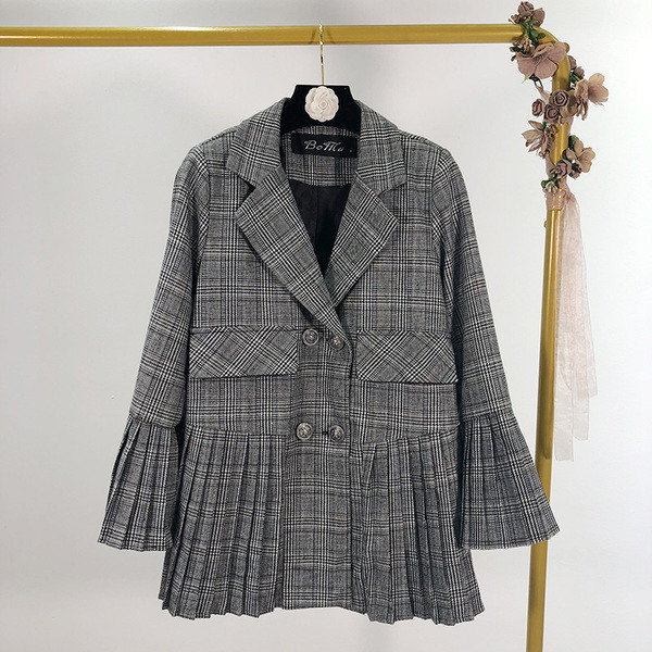 Γυναικείο καρό σακάκι  με πλισέ μανίκια