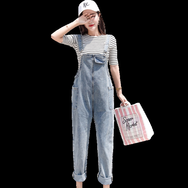 Μοντέρνα  γυναικεία ολόσωμη  φόρμα  τζιν σε μπλε χρώμα