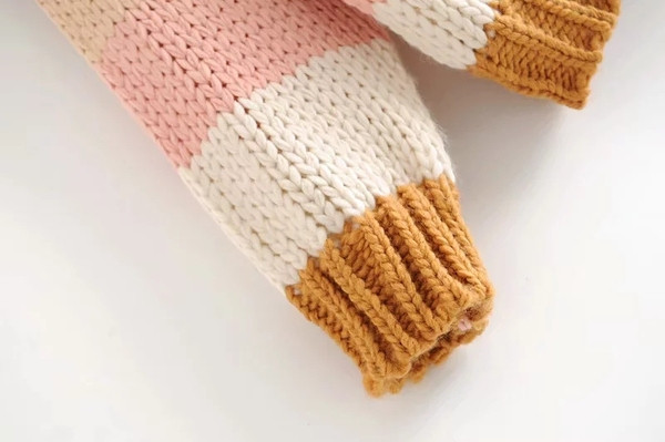 Νέο μοντέλο γυναικείο ριγέ πουλόβερ με V-λαιμό