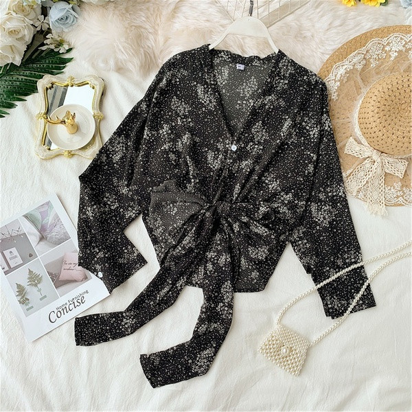 Cămașă modernă de damă cu model floral în trei culori