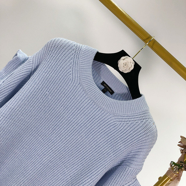 Γυναικείο μακρύ πουλόβερ με οβάλ λαιμόκοψη σε μπλε χρώμα