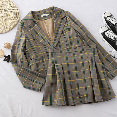 Kockás női öltöny két részben, két színben