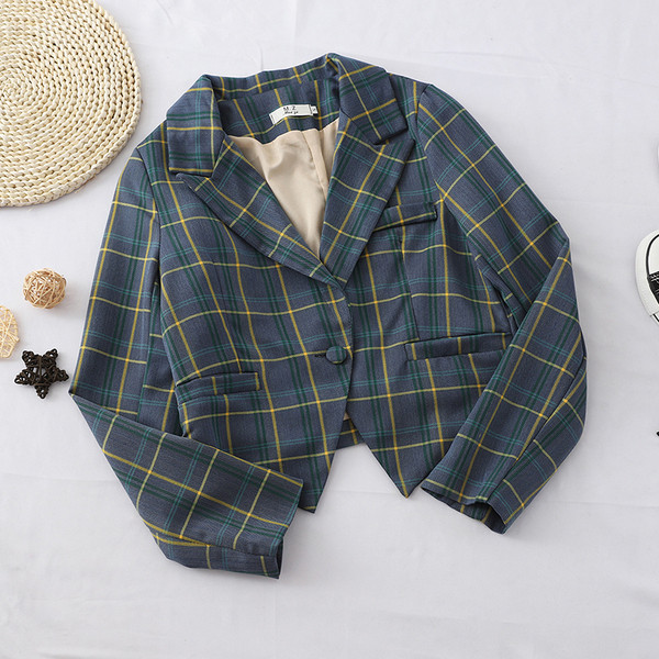 Kockás női öltöny két részben, két színben