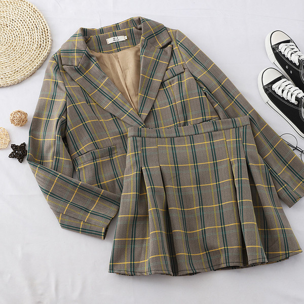 Kockás női öltöny két részben, két színben