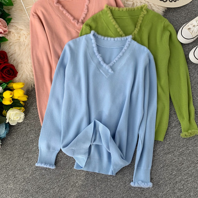 Μοντέρνο  γυναικείο πουλόβερ με V-λαιμό σε διάφορα χρώματα