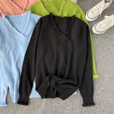 Μοντέρνο  γυναικείο πουλόβερ με V-λαιμό σε διάφορα χρώματα