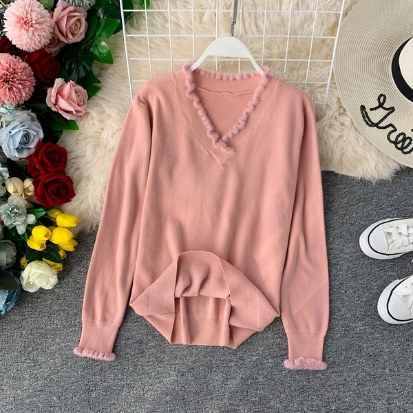 Μοντέρνο  γυναικείο πουλόβερ με V-λαιμό σε διάφορα χρώματα