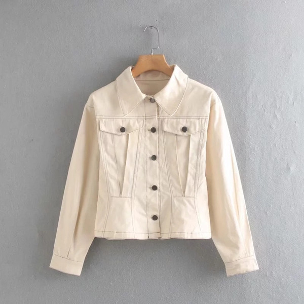 Νέο μοντέλο γυναικείο μπουφάν με τσέπες, κουμπιά και κλασικό γιακά