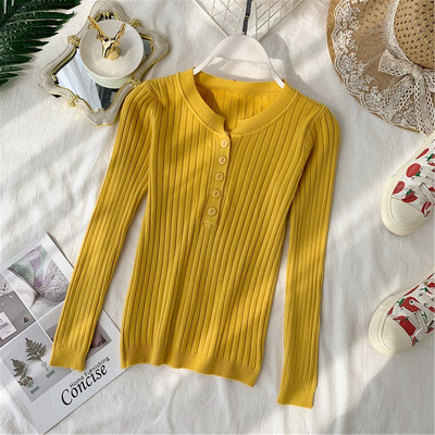 Pulover de dama cu nasturi si decolteu O