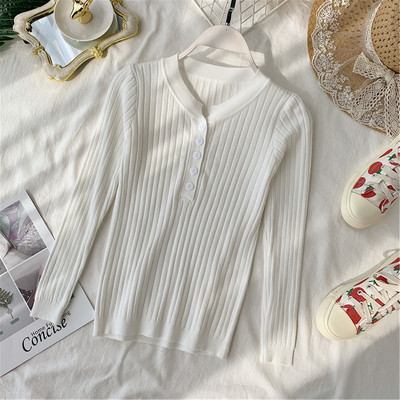 Pulover de dama cu nasturi si decolteu O