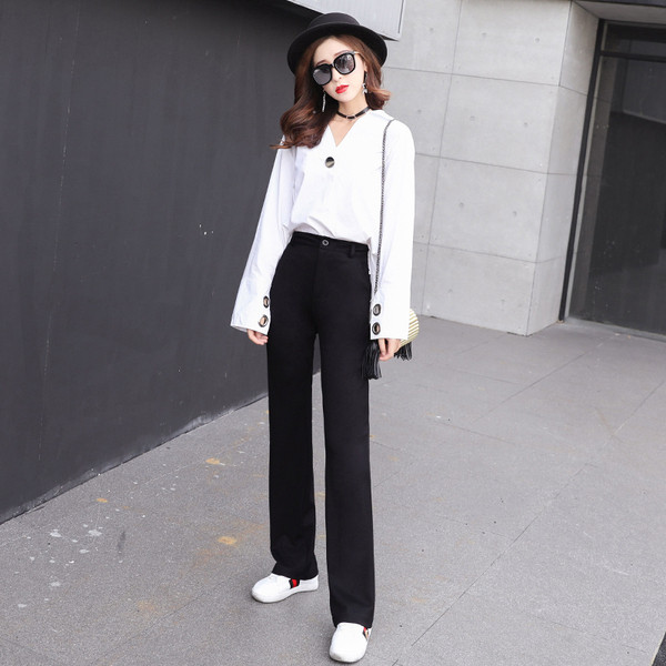 Κομψά μακρά γυναικεία παντελόνια  σε μαύρο χρώμα