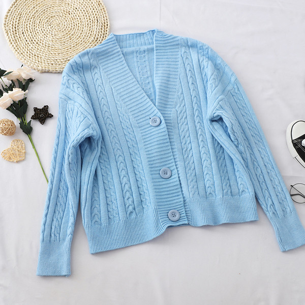 Γυναικεία ζακέτα σε διάφορα χρώματα με V-λαιμό και κουμπιά