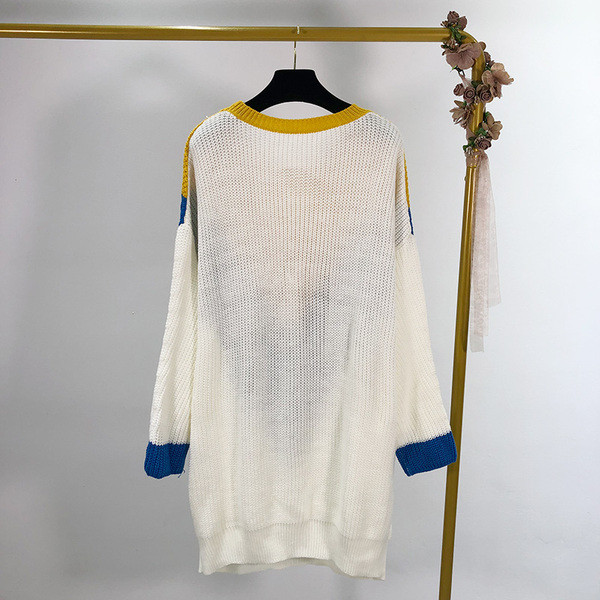 Női modern hosszú pulóver ovális nyakkivágással - széles modell