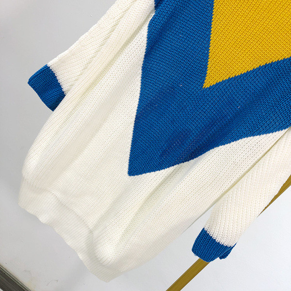 Női modern hosszú pulóver ovális nyakkivágással - széles modell