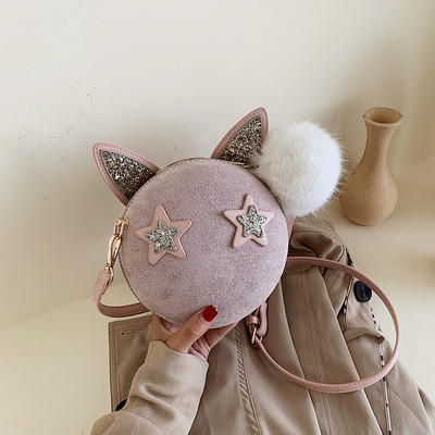 Νέο μοντέλο γυναικεία  τσάντα μοντέλου με τρισδιάστατο στοιχείο και μεγάλη λαβή