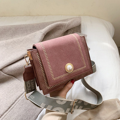 Τετράγωνη γυναικεία τσάντα με μεγάλη λαβή σε διάφορα χρώματα