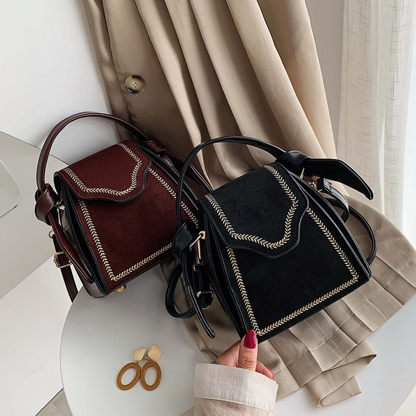 Női táska hosszú és rövid fogantyúval