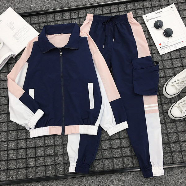 Дамски спортен екип от две части в тъмносин цвят