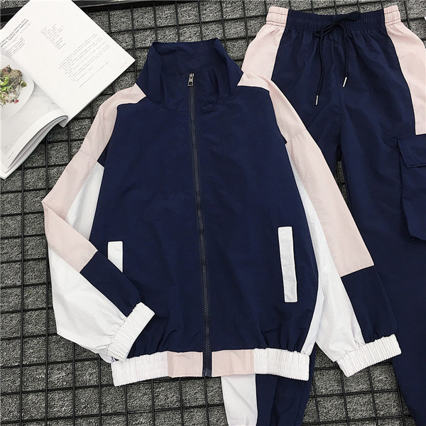 Дамски спортен екип от две части в тъмносин цвят