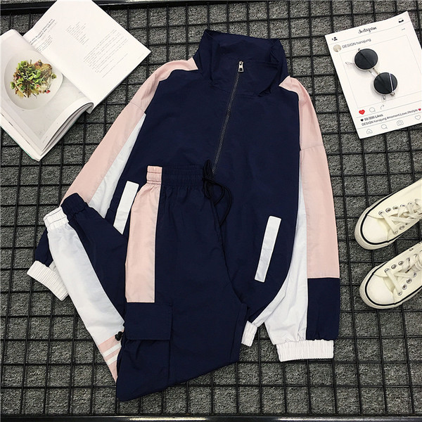 Дамски спортен екип от две части в тъмносин цвят