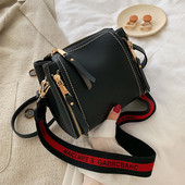 Női táska cipzáras díszítéssel több színben