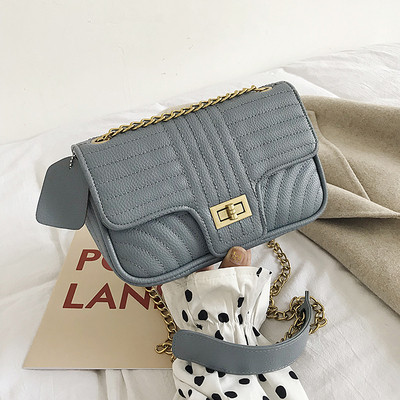 Γυναικεία έκο δερμάτινη τσάντα με αλυσίδα